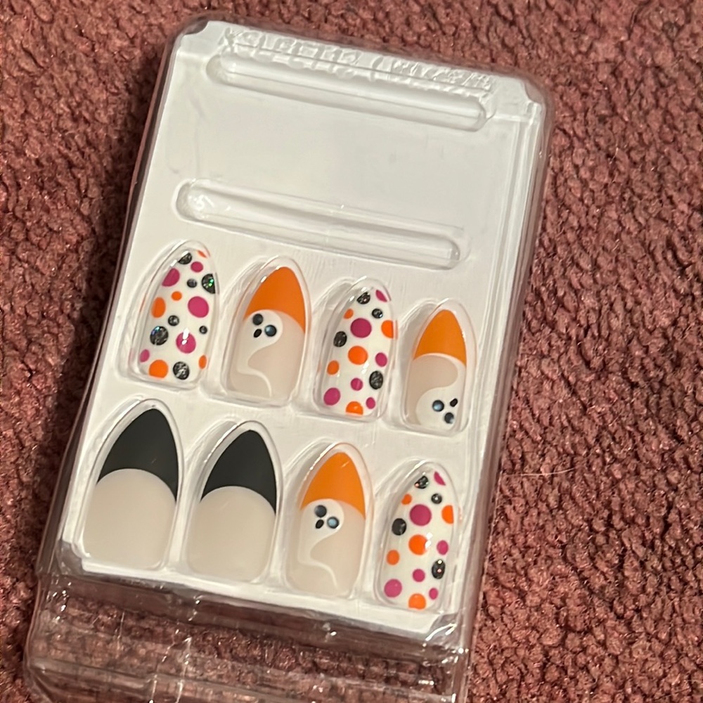 Halloween press on nails